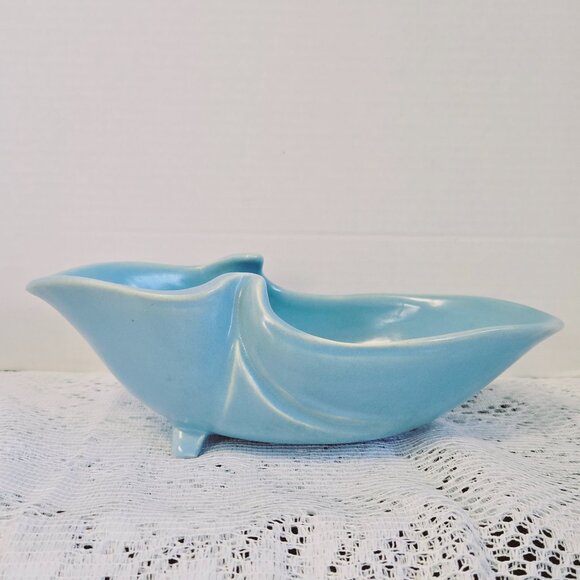 VINTAGE WELLER POTTERY MCM FOOTED LIGHT BLUE PLANTER, DISPLAY BOWL, FLOWER VASE - Picture 5 of 12